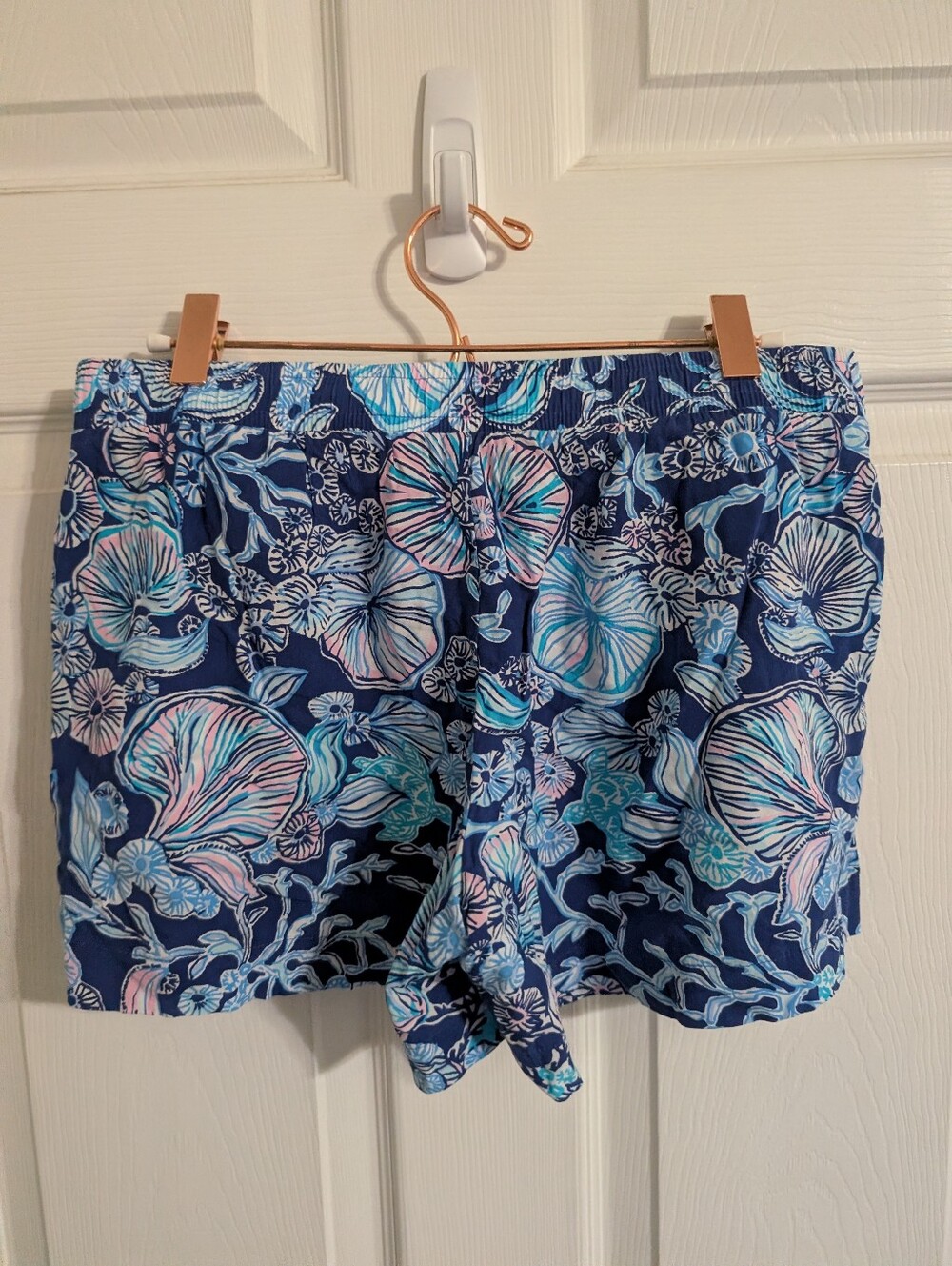 Lilly Pulitzer Katia Shorts Shells Blue Pink Lougne Size Small - Picture 2 of 4